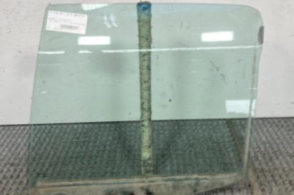 Vitre arriere gauche PEUGEOT 106 Photo n°1