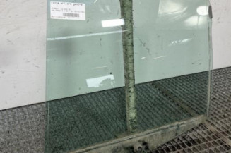 Vitre arriere gauche PEUGEOT 106