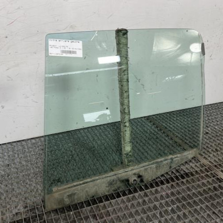 Vitre arriere gauche PEUGEOT 106