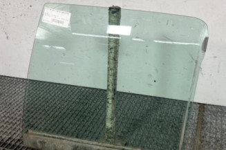 Vitre arriere gauche PEUGEOT 106