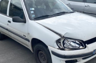 Vitre arriere gauche PEUGEOT 106