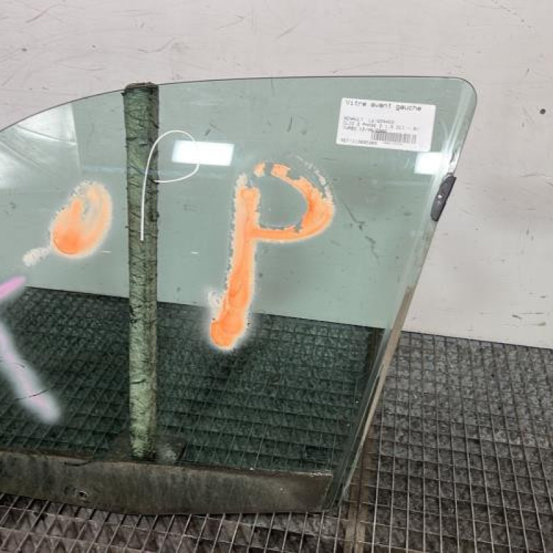 Vitre avant gauche RENAULT CLIO 2 Photo n°3