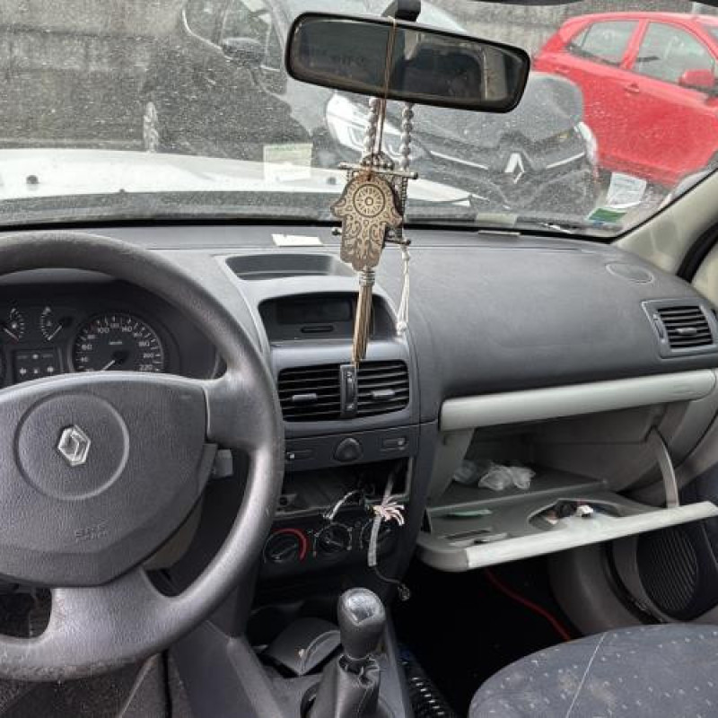 Vitre avant gauche RENAULT CLIO 2 Photo n°18