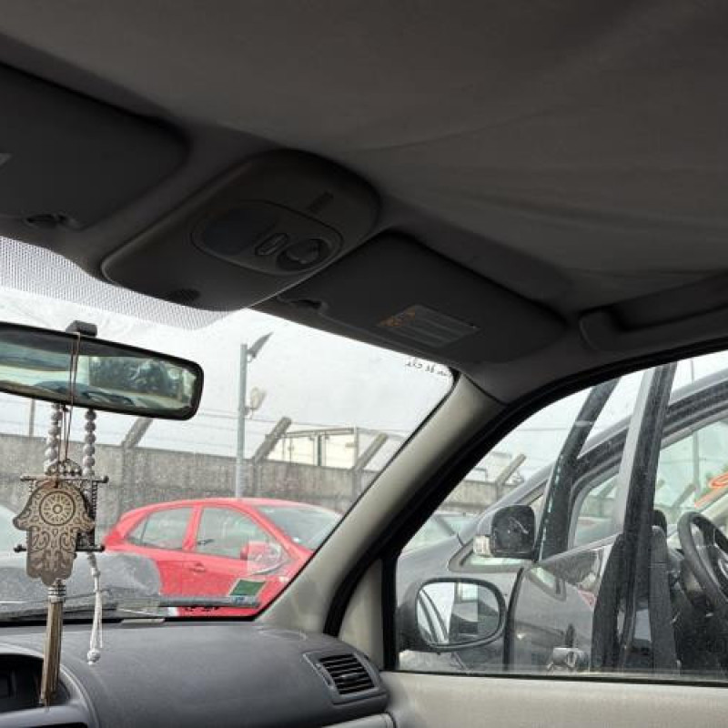 Vitre avant gauche RENAULT CLIO 2 Photo n°19