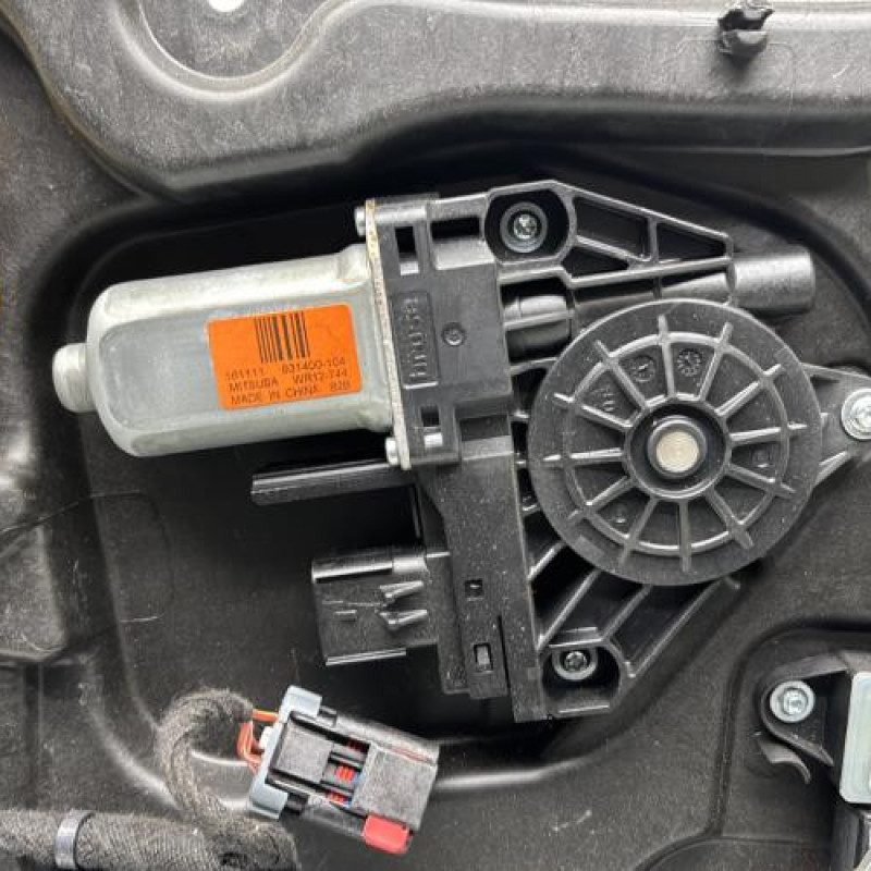 Leve vitre electrique avant gauche JEEP CHEROKEE 4 Photo n°2