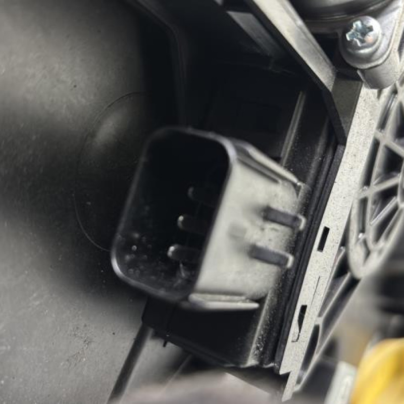 Leve vitre electrique avant gauche JEEP CHEROKEE 4 Photo n°3