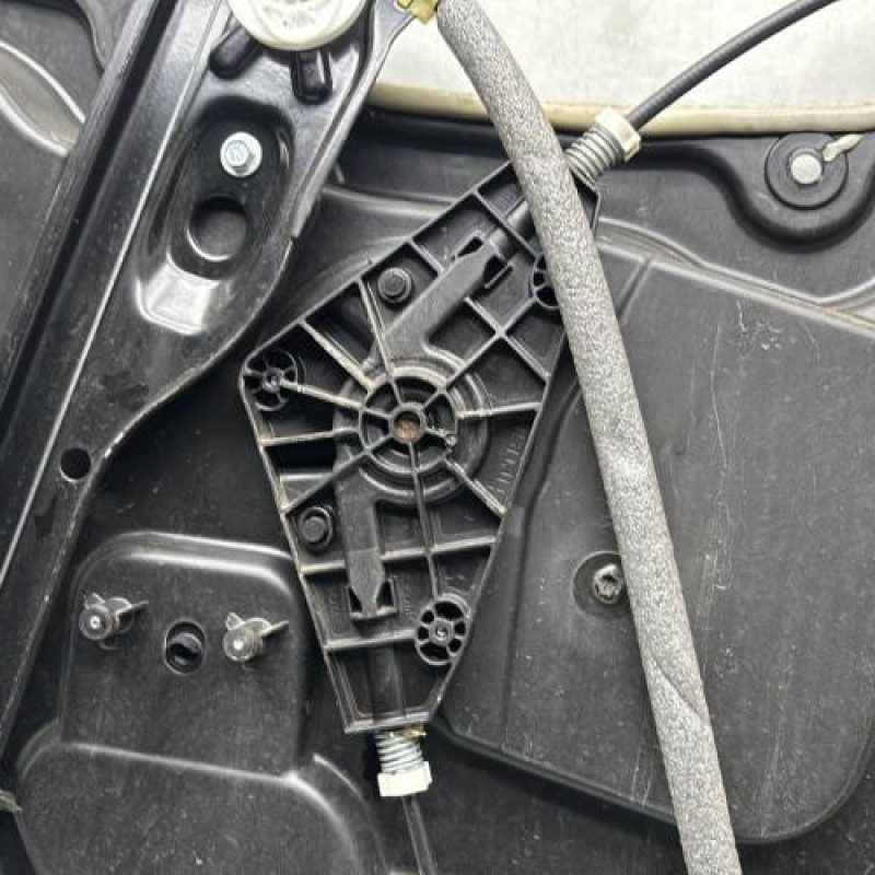 Leve vitre electrique avant gauche JEEP CHEROKEE 4 Photo n°9