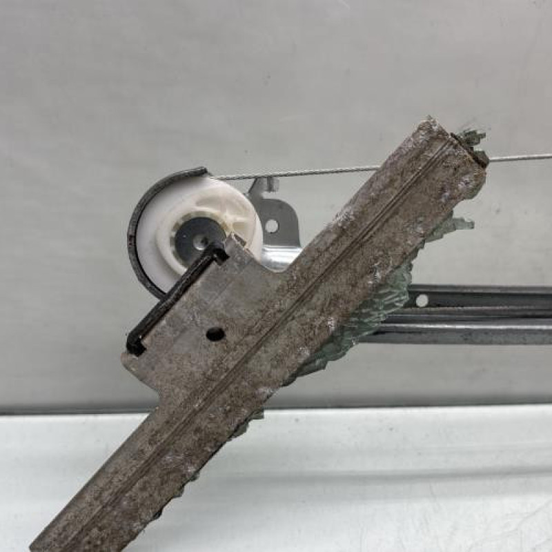 Leve vitre electrique arriere droit MERCEDES CLASSE E 210 Photo n°2