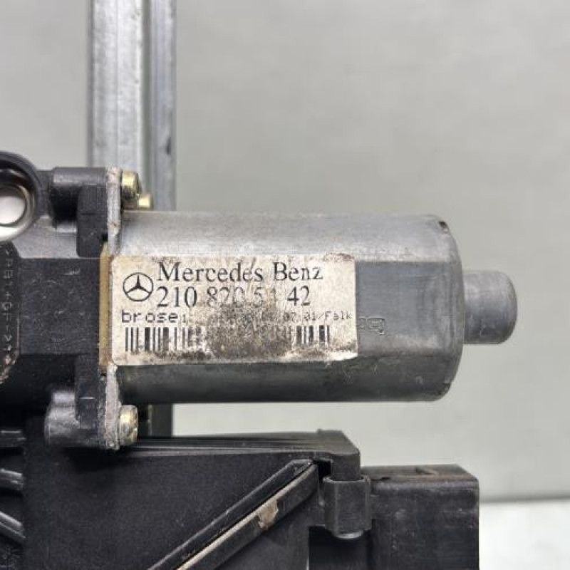 Leve vitre electrique arriere droit MERCEDES CLASSE E 210 Photo n°6