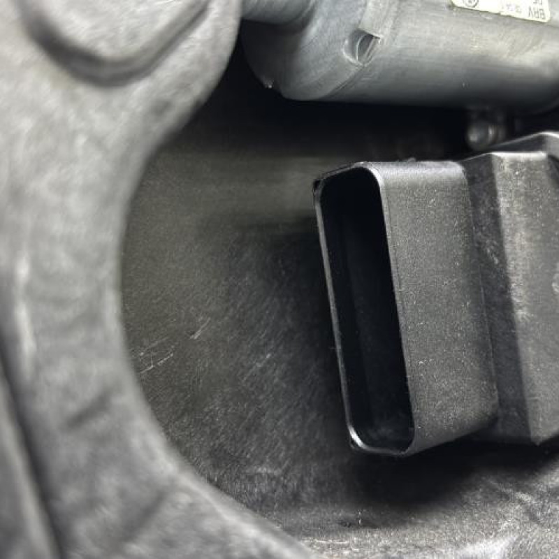 Leve vitre electrique arriere droit VOLKSWAGEN GOLF 6 Photo n°4