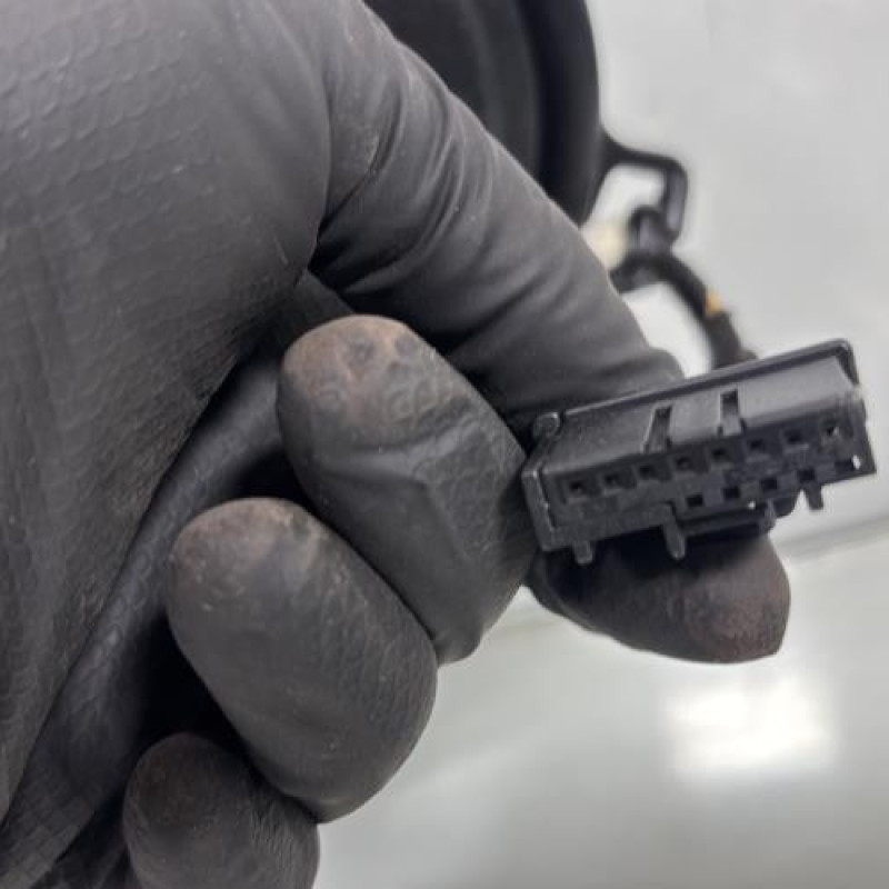 Leve vitre electrique arriere droit VOLKSWAGEN GOLF 6 Photo n°4