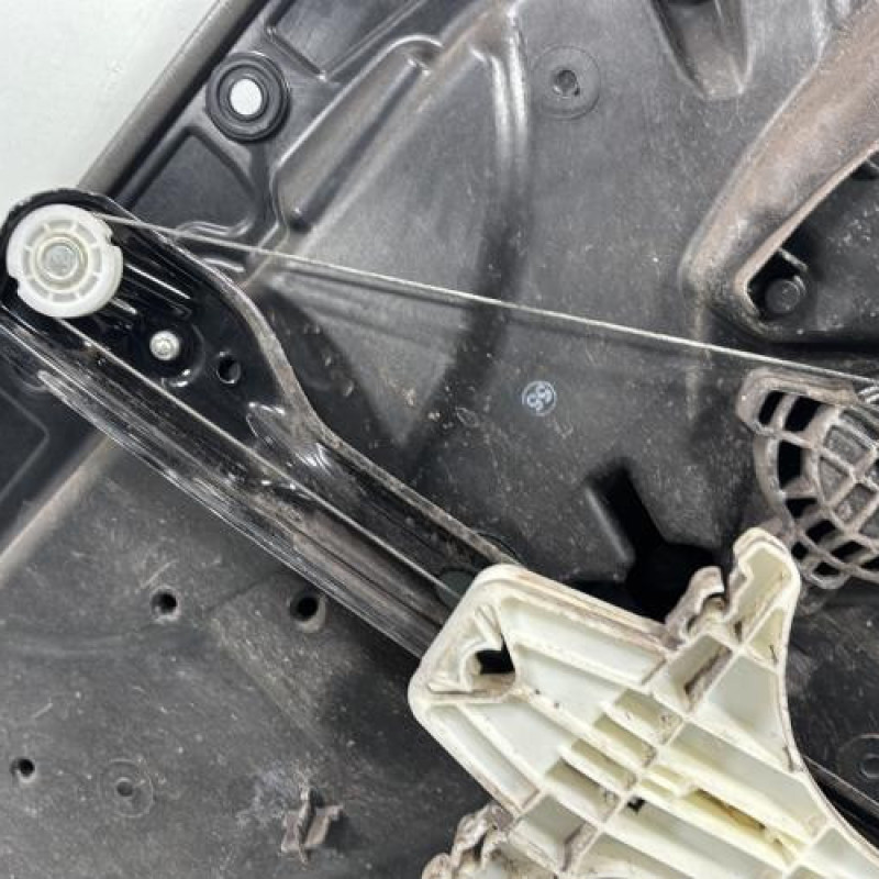 Leve vitre electrique arriere droit VOLKSWAGEN GOLF 6 Photo n°6