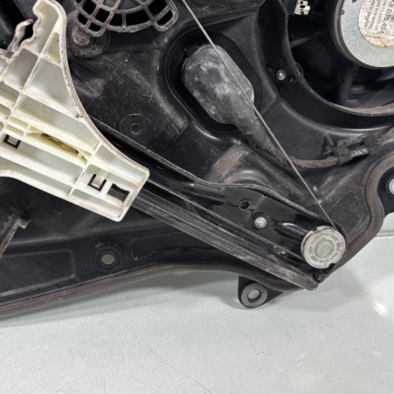 Leve vitre electrique arriere droit VOLKSWAGEN GOLF 6 Photo n°8