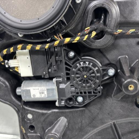 Leve vitre electrique arriere gauche VOLKSWAGEN GOLF 6