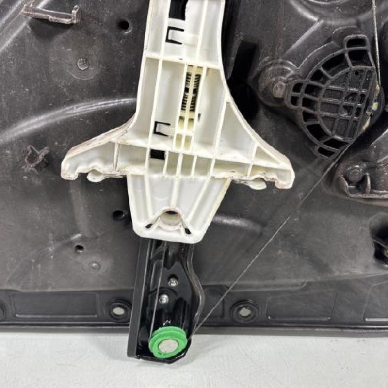 Leve vitre electrique arriere gauche VOLKSWAGEN GOLF 6 Photo n°9
