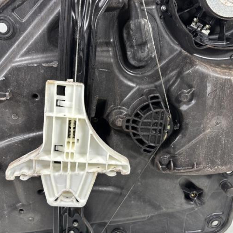 Leve vitre electrique arriere gauche VOLKSWAGEN GOLF 6 Photo n°11