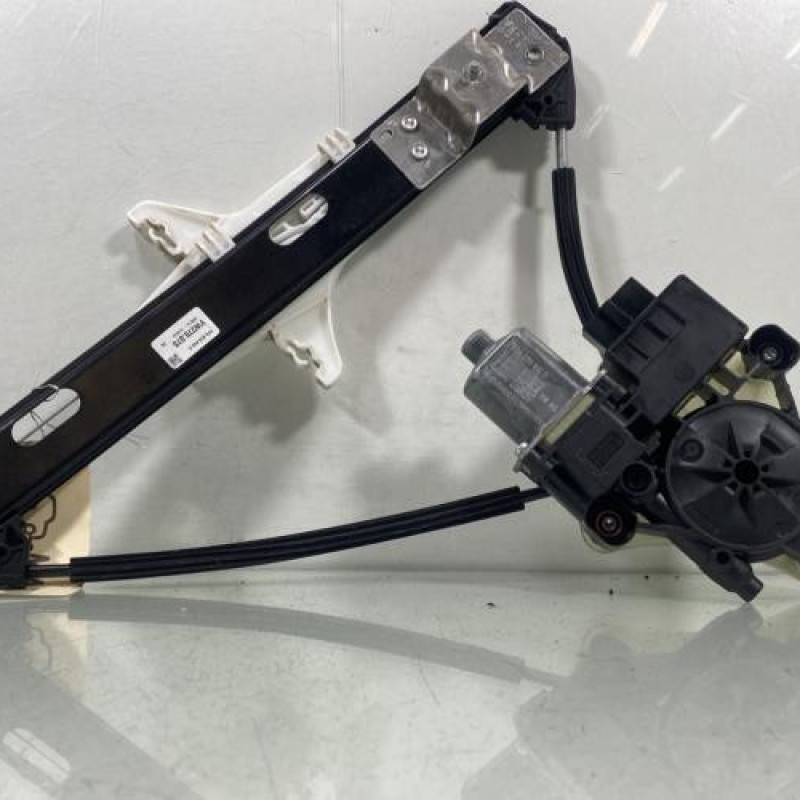 Leve vitre electrique arriere droit VOLKSWAGEN POLO 6 Photo n°1