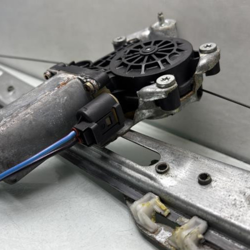 Leve vitre electrique arriere gauche BMW SERIE 3 E46 Photo n°6