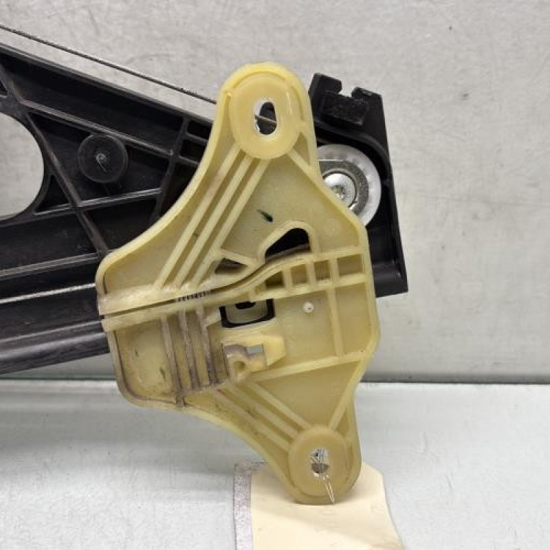 Leve vitre electrique arriere gauche RENAULT CLIO 5 Photo n°2