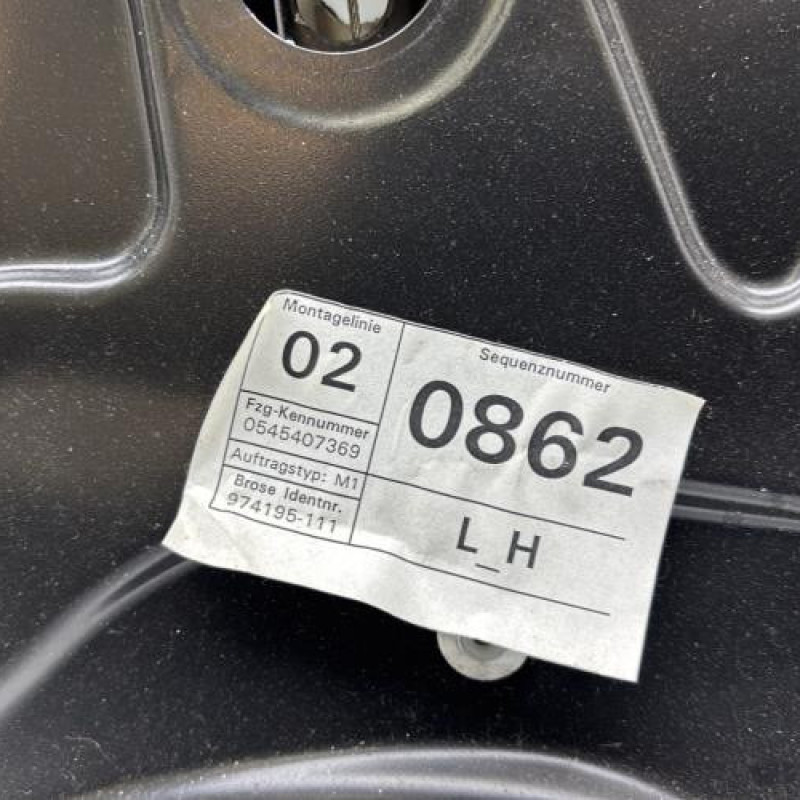 Leve vitre electrique arriere gauche VOLKSWAGEN PASSAT 5 Photo n°2