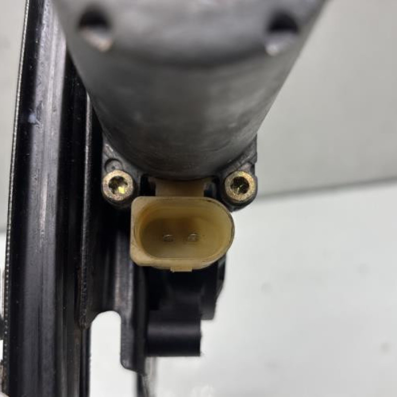 Leve vitre electrique arriere gauche BMW SERIE 3 E46 Photo n°5