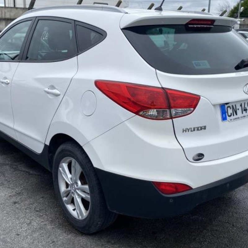 Anti brouillard arriere gauche HYUNDAI IX 35 Photo n°12