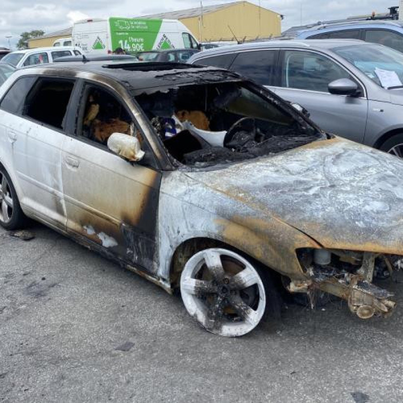 Leve vitre electrique arriere gauche AUDI A3 2 Photo n°11