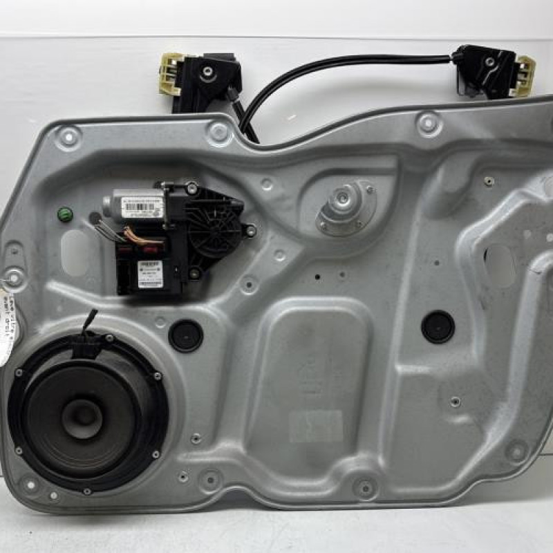 Leve vitre electrique avant droit VOLKSWAGEN CADDY 3 Photo n°1