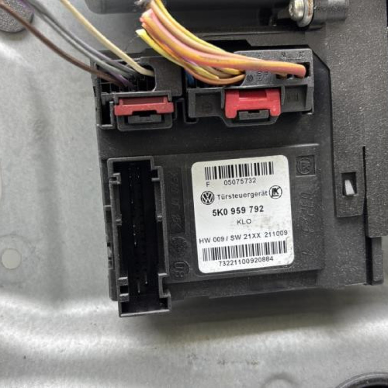 Leve vitre electrique avant droit VOLKSWAGEN CADDY 3 Photo n°3