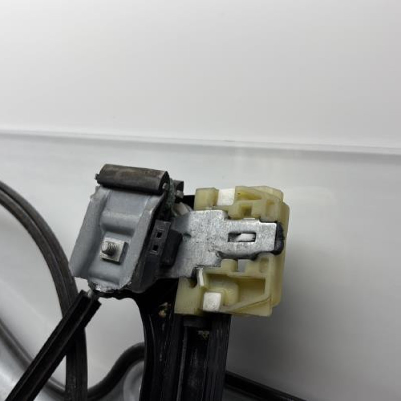Leve vitre electrique avant droit VOLKSWAGEN CADDY 3 Photo n°8