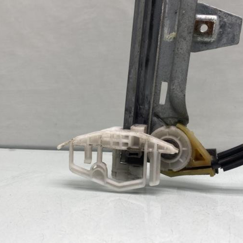 Leve vitre electrique avant gauche CITROEN XSARA PICASSO Photo n°3