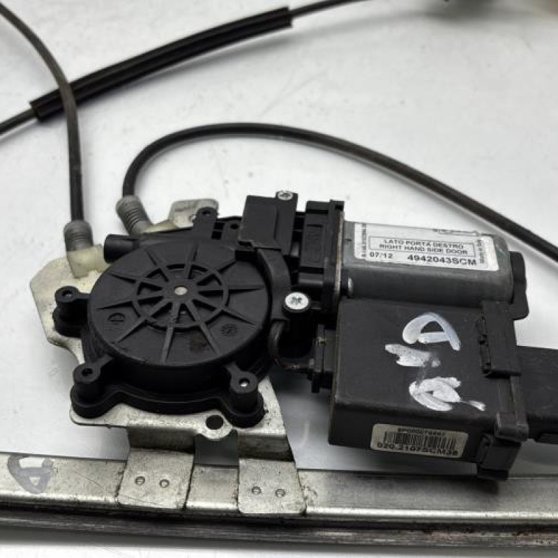 Leve vitre electrique avant droit RENAULT MEGANE 2 Photo n°6