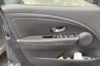 Pretensionneur de ceinture avant gauche RENAULT MEGANE 3