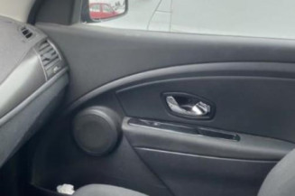 Pretensionneur de ceinture avant gauche RENAULT MEGANE 3
