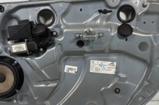 Leve vitre electrique avant droit VOLKSWAGEN POLO 4 Photo n°1