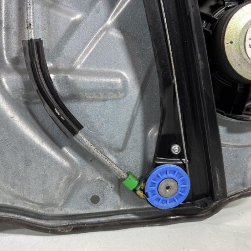 Leve vitre electrique avant droit VOLKSWAGEN POLO 4 Photo n°9