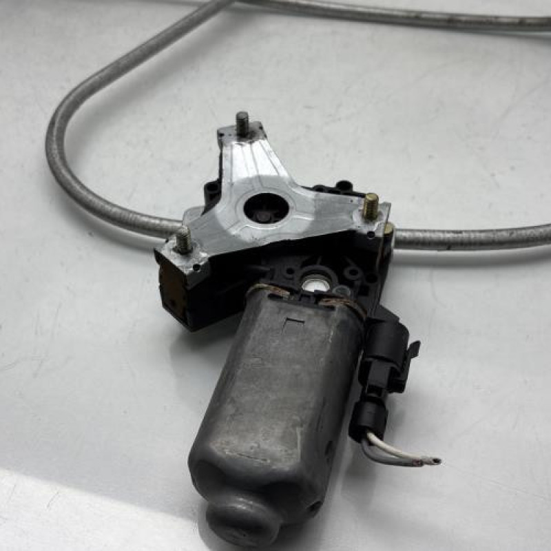 Leve vitre electrique avant droit RENAULT CLIO 1 Photo n°4