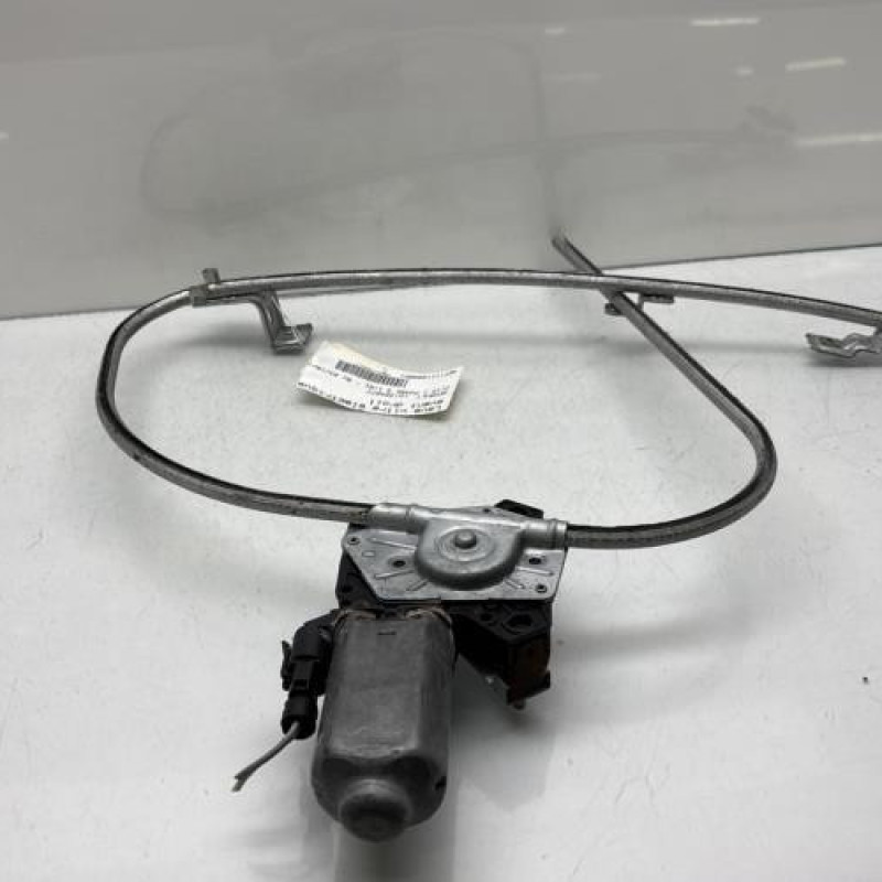 Leve vitre electrique avant droit RENAULT CLIO 1 Photo n°6