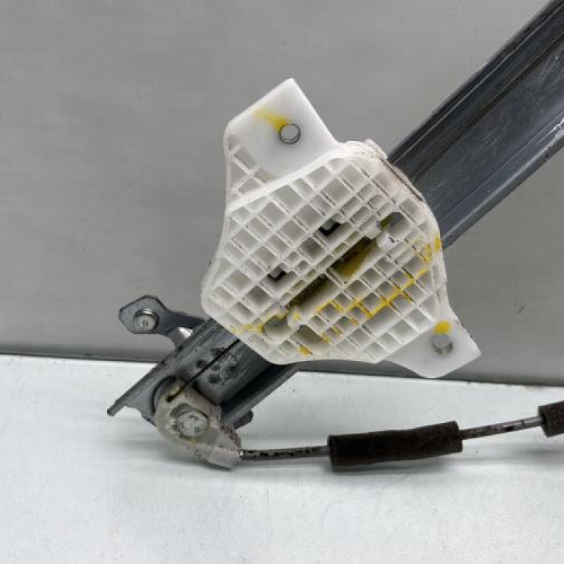 Leve vitre electrique avant droit HYUNDAI I 20 2 Photo n°2