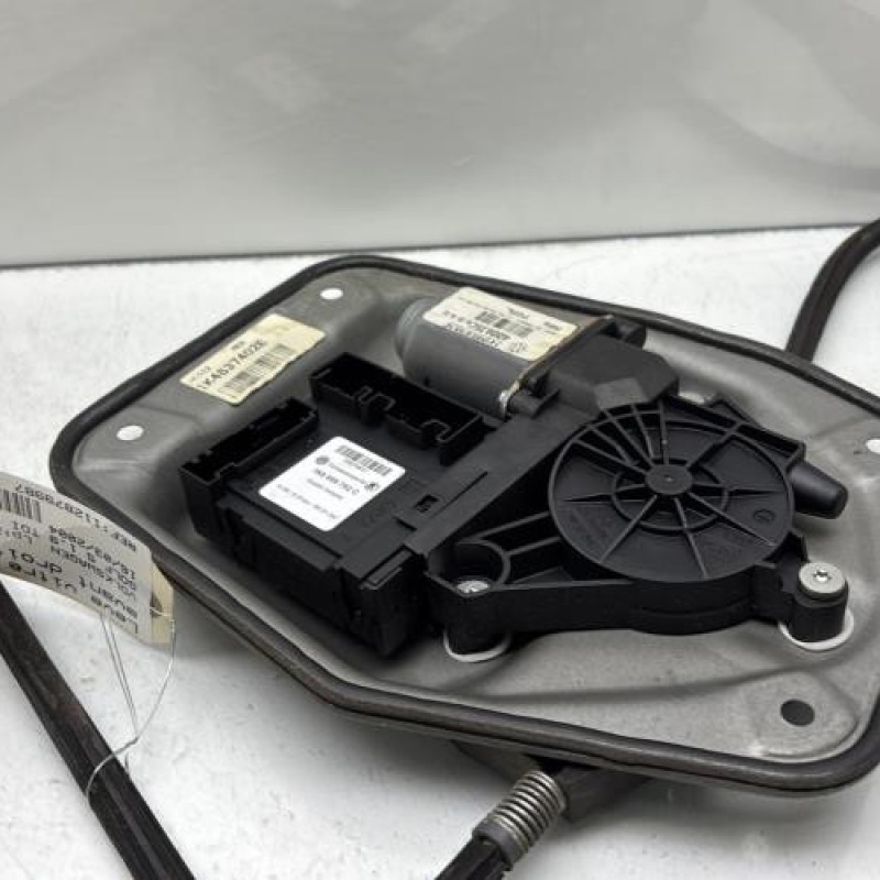 Leve vitre electrique avant droit VOLKSWAGEN GOLF 5 Photo n°4