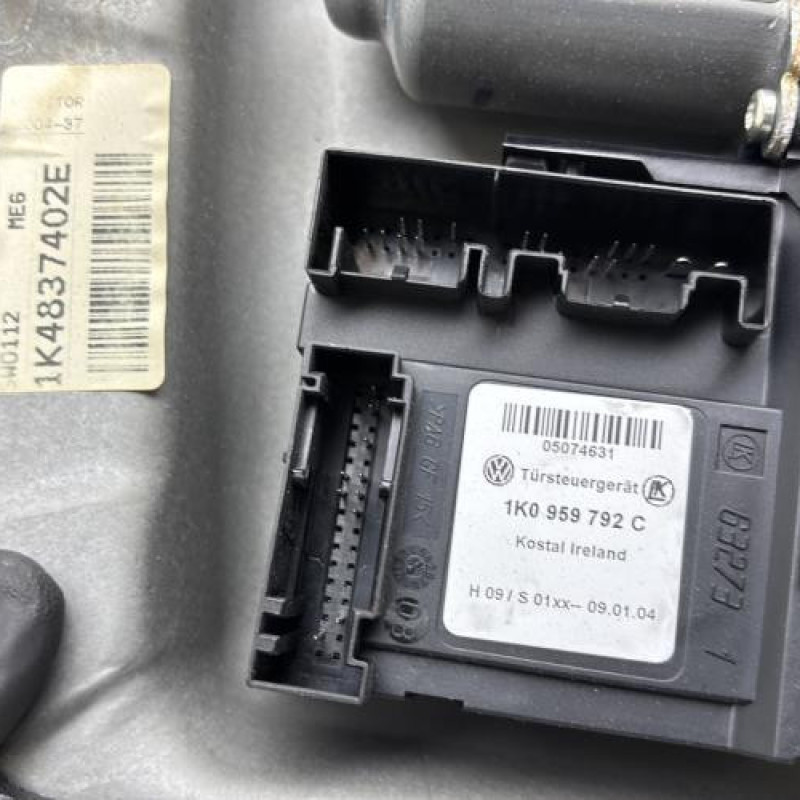 Leve vitre electrique avant droit VOLKSWAGEN GOLF 5 Photo n°5