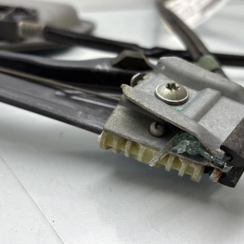 Leve vitre electrique avant droit VOLKSWAGEN GOLF 5 Photo n°9