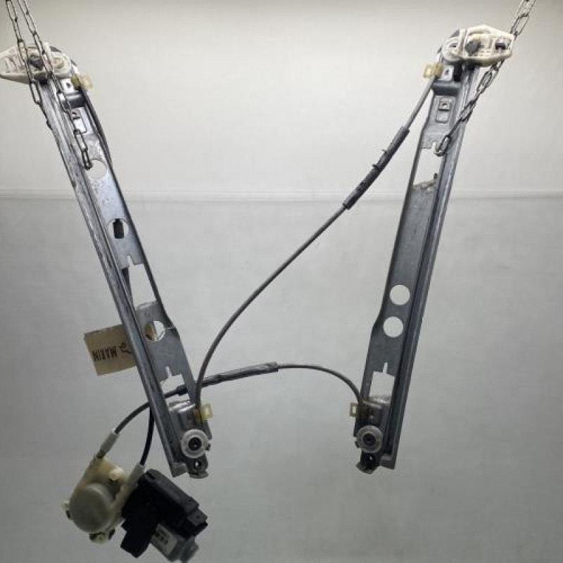 Leve vitre electrique avant droit RENAULT MEGANE 2 Photo n°1
