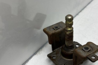 Leve vitre mecanique avant droit RENAULT CLIO 1