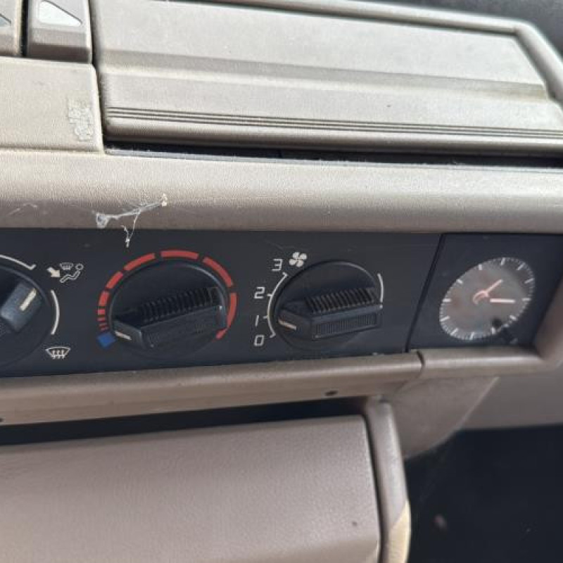 Leve vitre mecanique avant droit RENAULT CLIO 1 Photo n°20