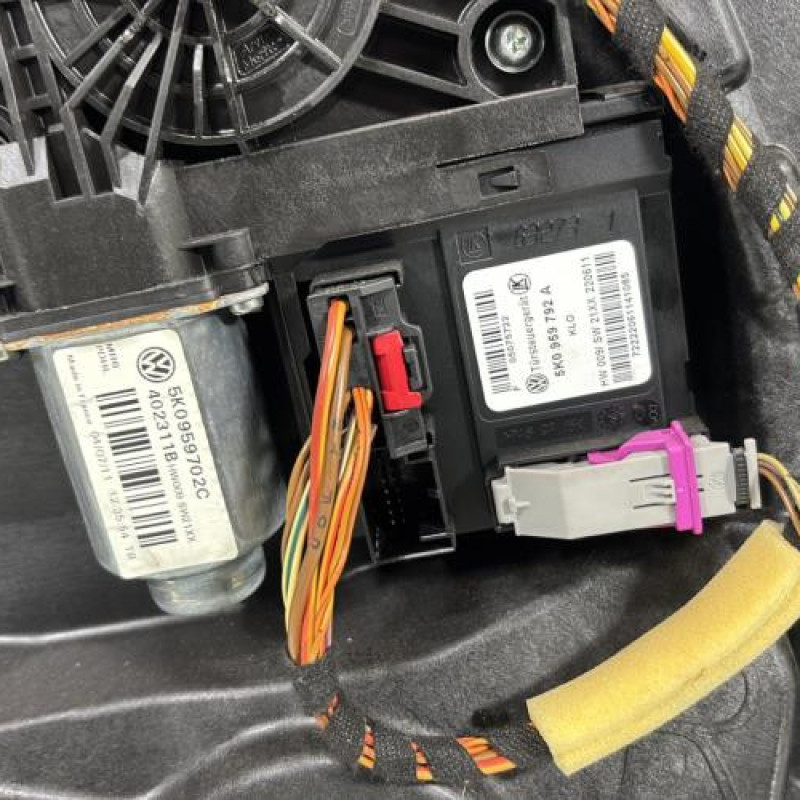 Leve vitre electrique avant droit VOLKSWAGEN GOLF 6 Photo n°7