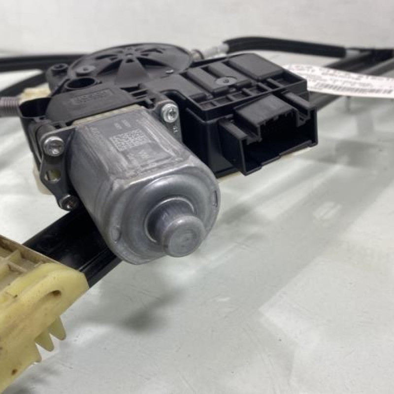 Leve vitre electrique avant gauche VOLKSWAGEN POLO 6 Photo n°2