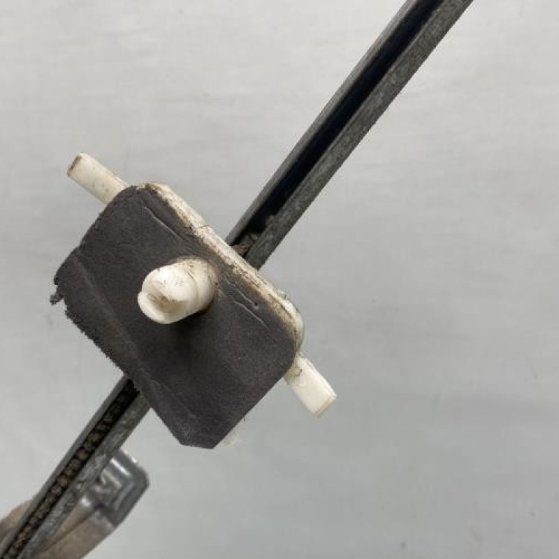 Leve vitre electrique avant droit RENAULT R19 Photo n°5