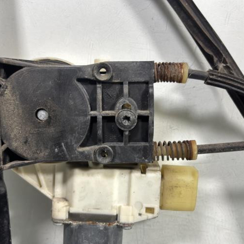 Leve vitre electrique avant gauche FORD MONDEO 3 Photo n°9