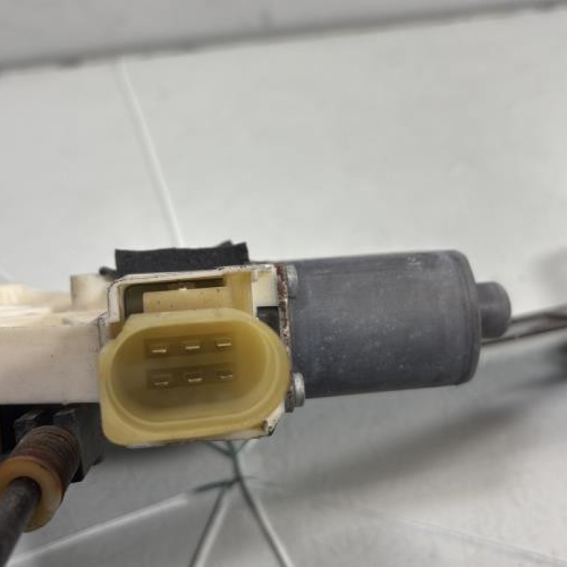 Leve vitre electrique avant gauche FORD MONDEO 3 Photo n°10